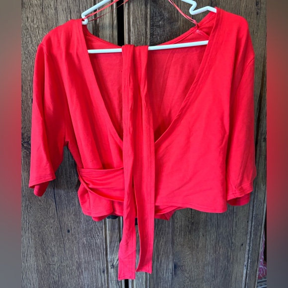 Fabletics Laila Wrap Top in Blaze - Picture 4 of 6